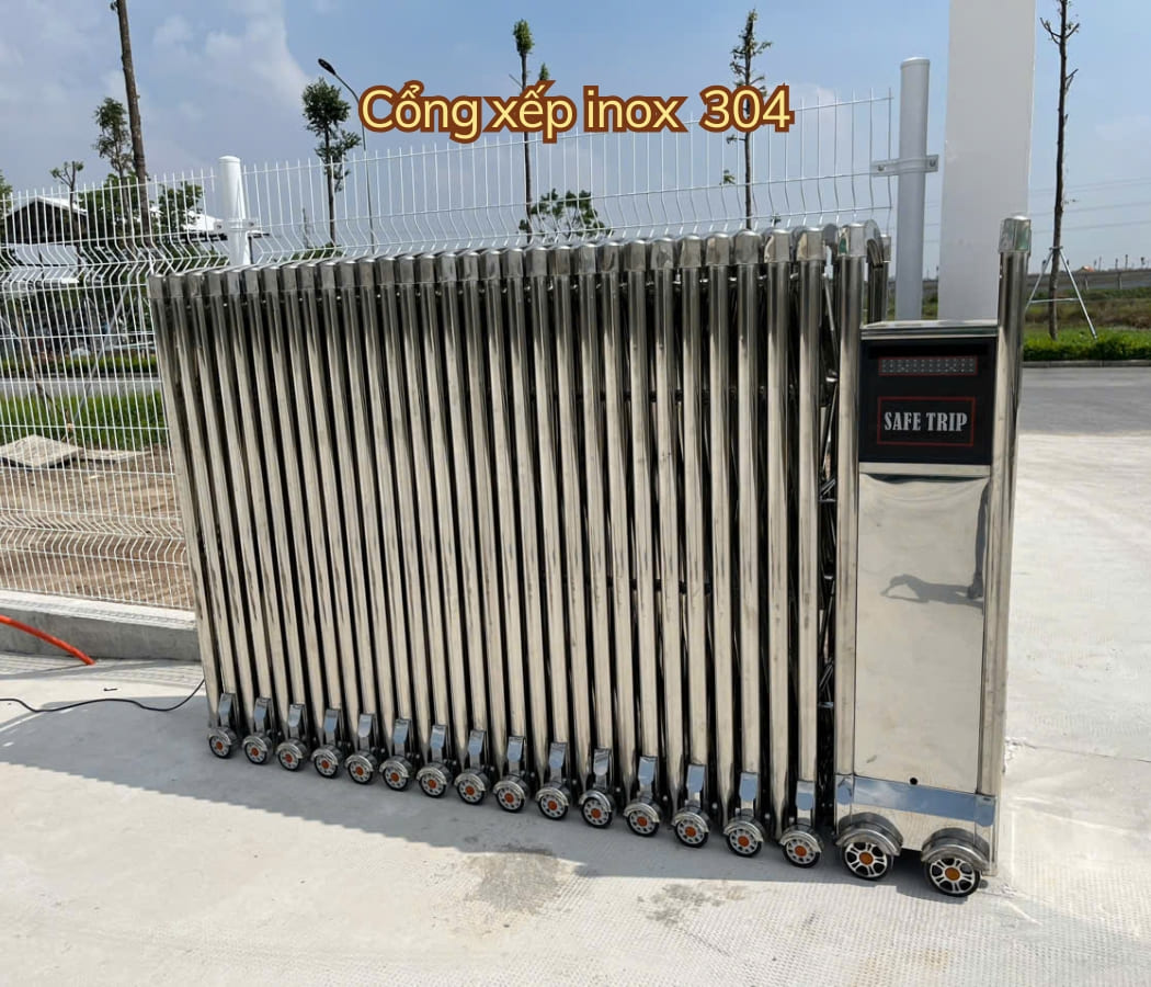 Cổng xếp tự động inox 304