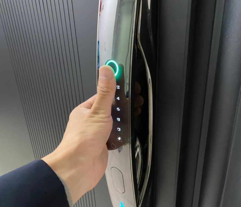 Cung cấp khóa nhận diện vân tay cao cấp Cung cấp khóa nhận diện vân tay cao cấp