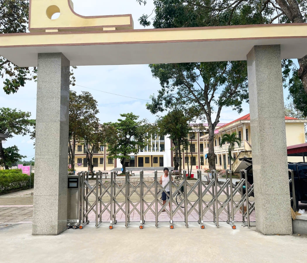 Lưu ý khi sử dụng cổng xếp inox