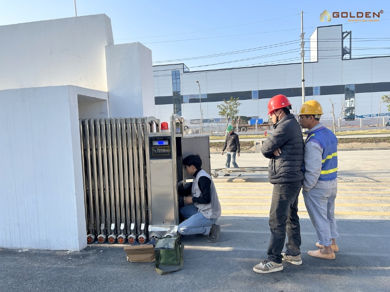 Lắp đặt cổng xếp inox 304