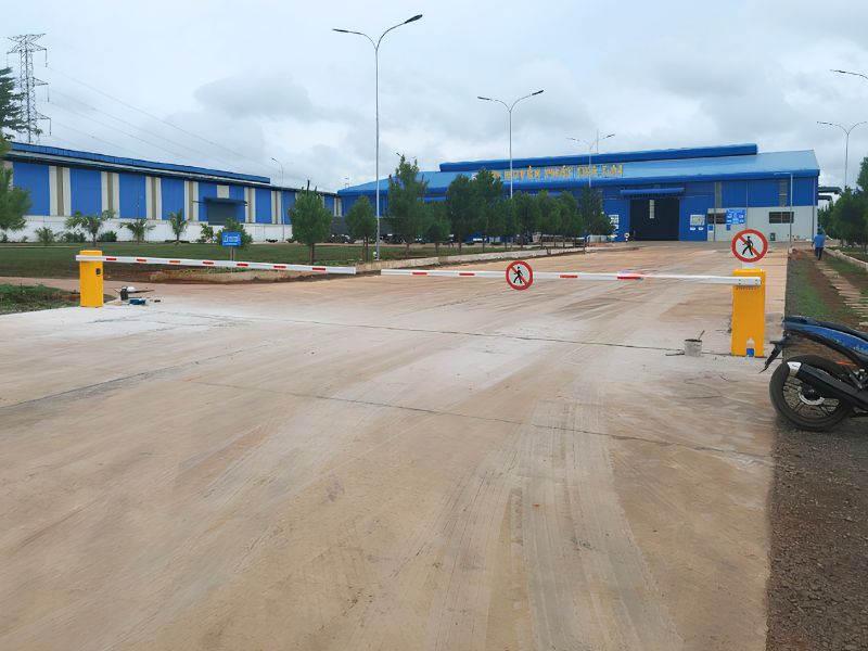 Lắp đặt barie công trường, dự án xây dựng uy tín 7 Barie cần thẳng tại công trường