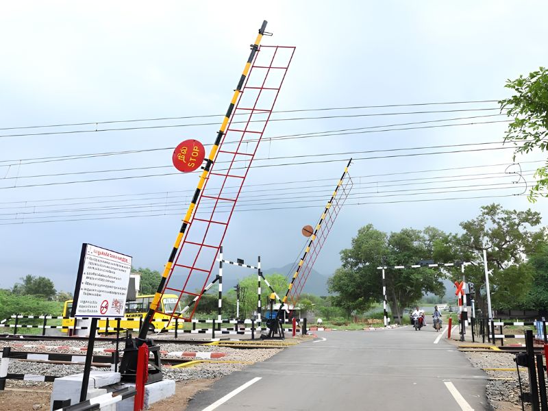 Mẫu barie chắn tàu có rào chắn