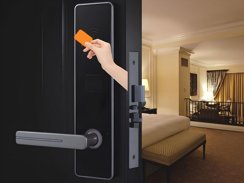 Khóa từ khách sạn là gì?