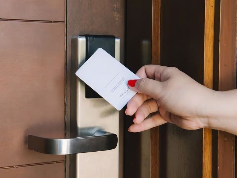 Khóa từ khách sạn bảo mật cao